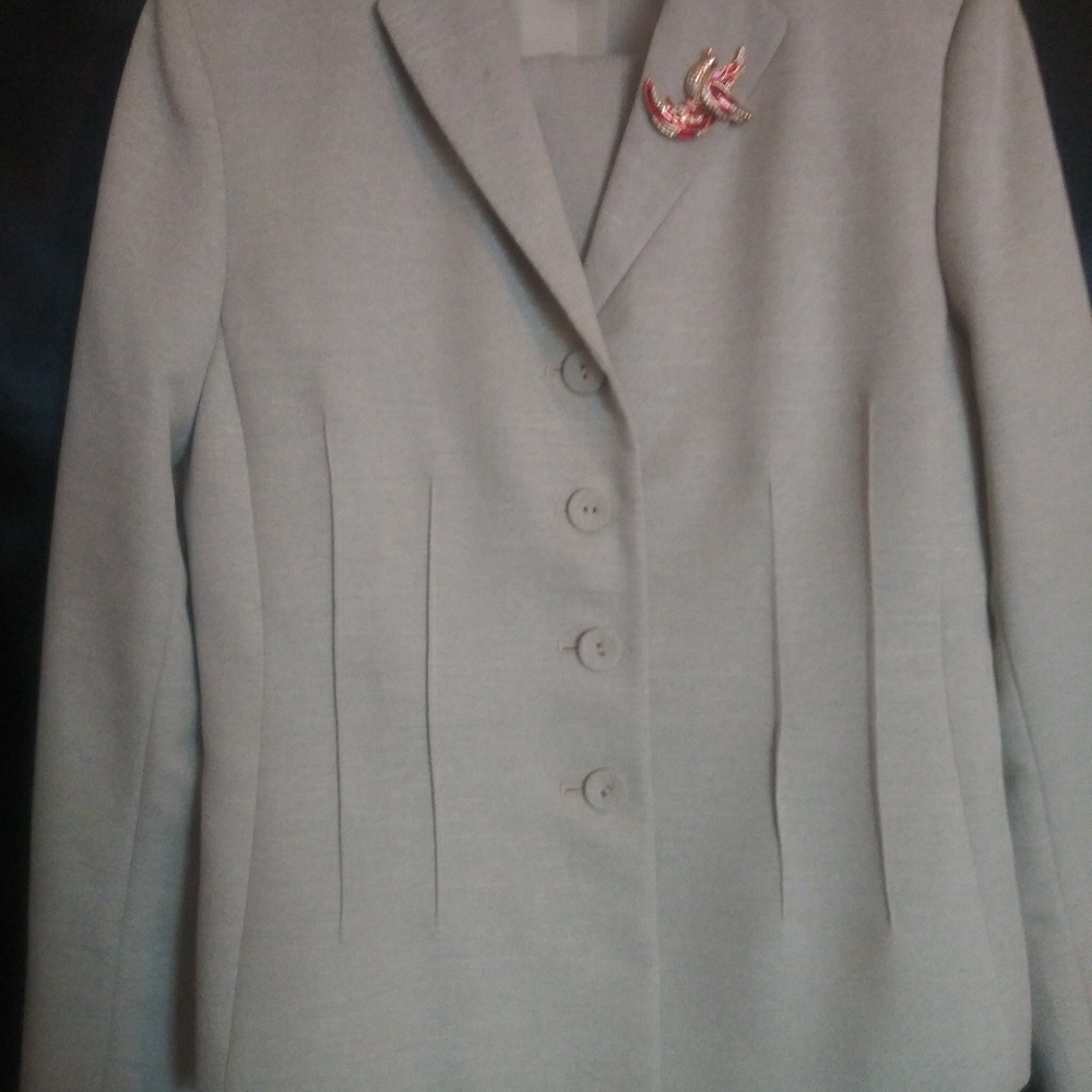 Pantsuit - Picture 2 of 3